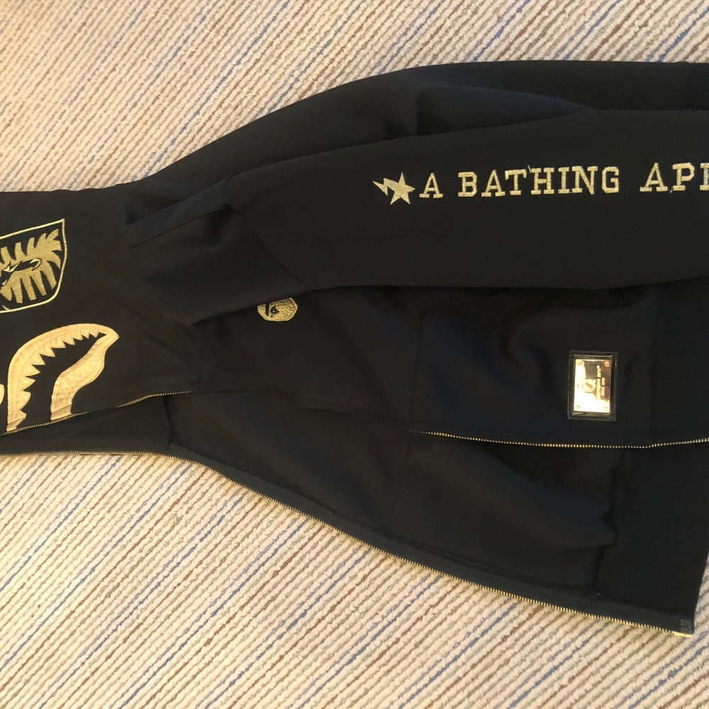 Bape Hoodie - Never worn - gold